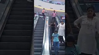 hottucing prank 😜 on escalator 
