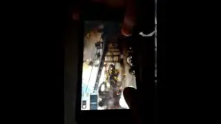 Обычный чувак играет в игру...