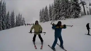 Старики учатся кататься на лыжах Буковель