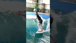 Волна 🌊 Как сделать трюк Slide на волне 🌊 #surf #indoorsurfing #серфингвмоскве #серфинг #Slide