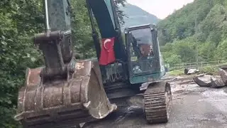 yolumuzu kesen operatör sanatçı 👩‍🎨   çıktı