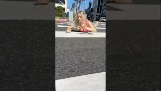 Clonando uma Garota em uma Rua Famosa de Los Angeles 🧬