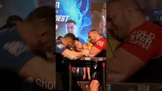 Ivan Matyushenko vs Alizhan Muratov #eastvswestarmwrestling #armwrestling #mma #ufc