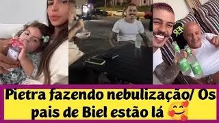 Pietra fazendo nebulização/ Os pais de Biel estão lá 🥰