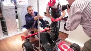 Инсталляция Сергея Башкирова на показе 