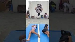 Ladkio ko dekh k koi b fisal jata h 🤪😜 