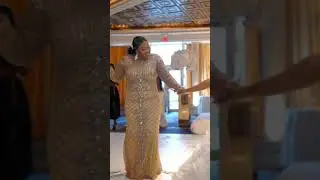 Bride’s mother is a whole mood