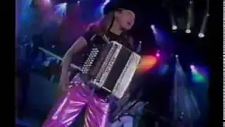PRICILA Y SUS BALAS DE PLATA NO SE SI ES AMOR