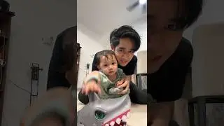 Aqil main mainan ikan jerung 🦈
