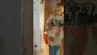 Cheyanne pranking her sister in the shower