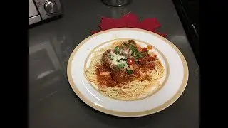 СПАГЕТТИ С МЯСНЫМИ ШАРИКАМИ И С САЛСОЙ . Очень вкусно !
