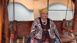 Mama face curat în curte și bunica Anca spală vasele (Partea 2)