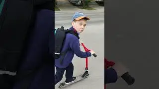 Федя оканчивает 1 класс.