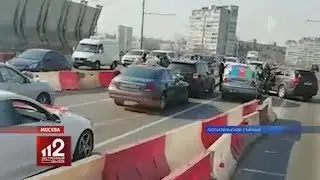 Гости свадьбы толпой избили москвича на дороге