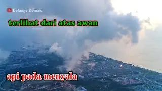 Drone menabrak awan melihat industri plan