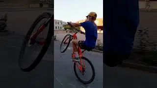 стант на велике, внезапный дэп #стант #стант #bikelife #automobile #mtb #катайсдушой #велосипед