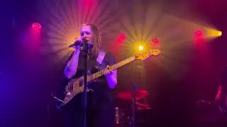 Soccer Mommy - Shotgun (Live at EKKO)