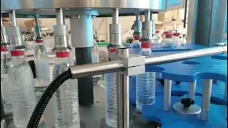 Round bottles hot melt labeling machine