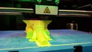 Maker Bot Replicator 2 -  Desktop 3D Printer