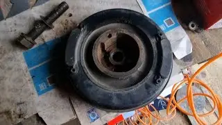 Посторонние звуки в моторном отсеке...