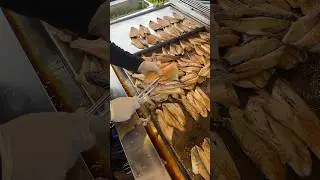 İstanbul Eminönü'nün en kalabalık balık ekmek teknesi