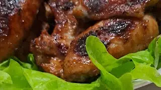 Маринованные вкусные куриные  крылья ,