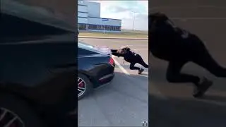 А4 Толкает Свой Мустанг 