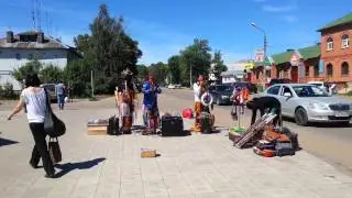 Эквадорские индейцы в Калязине