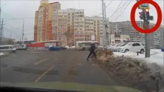 Человек и собака на переходе