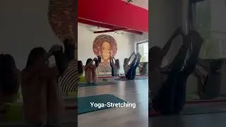 Йога-стретчінг 😏 #фітнес #йога #yoga #shorts