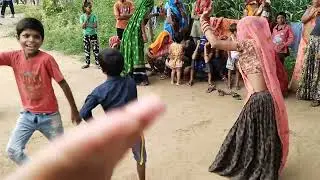 ye ladki to pagal ho gai😅😅#videoshow #dancevideo