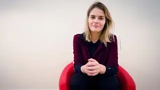 AUF DEM ROTEN STUHL | Hazel Brugger 