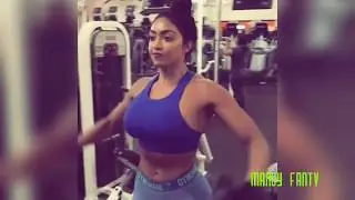 ALIEN GIRL WITH INCREDIBLE BODY👽