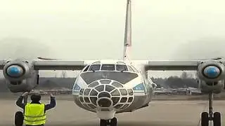 В Славянске неизвестные обстреляли самолет Ан 30
