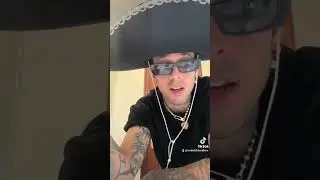 Con GANAS de ir a Mexico🇲🇽 para que cantemos juntos este himnoooo ¿ como me queda el sombrero ?