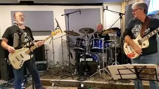 Shake, Rattle And Roll...3DeeZ 