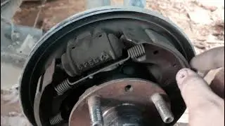 Mazda demio. Обслуживание ручного тормоза