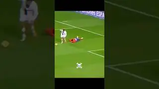 Ronaldo Permainkan Gerard Pique 🥶