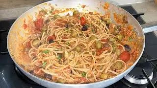 Linguine with tuna, olives and cherry tomatoes