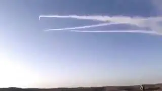 لحظه اعتراض الدفاعات الجويه السعوديه للصاروخ صباح اليوم الذي استهدفته الحوثيين  لمدينه الرياض