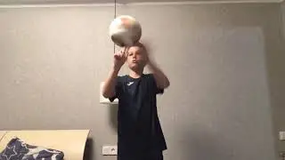 Как БЫСТРО научиться КРУТИТЬ МЯЧ НА ПАЛЬЦЕ, в ДОМАШНИХ УСЛОВИЯХ!
