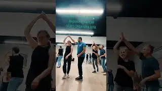 Ну а такие как мы - танцуют сальсу, а хрена ли лам танцевать? ... 🕺💃