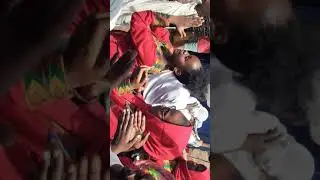 በክርስቲያን ሰርግ ላይ ሙስሊም እህቶች አብረዉ ሲዘምሩ
