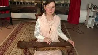 Игра на гуслях: волшебство древнего русского инструмента.