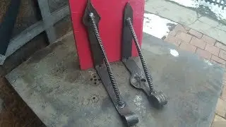 How to make bookends, from old hinges