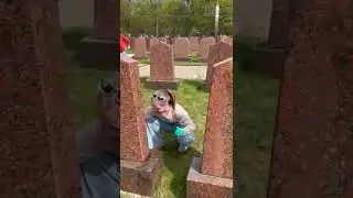 Школьники 1505 ко Дню Победы приводят в порядок памятники на захоронениях солдат