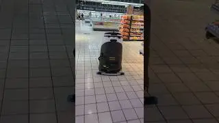 A cleaning robot in China