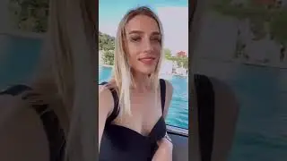 Güzel sunucu Cansu Canan Özgen deniz havası alıyor