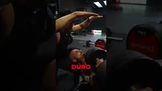 Today we're trying out dumbbell bench presses with Massimo Brunaccioni! 🔥 