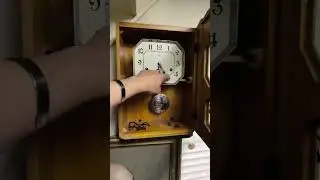 Часы с четвертным боем.